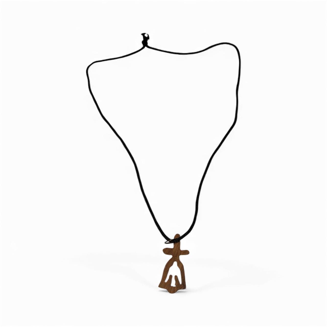 Mother of pearl hand work necklace made of olive wood 1