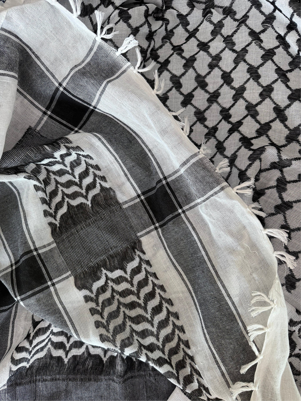 Traditional black on white Authentic keffiyeh with 4 sides Tassels (48"x48")