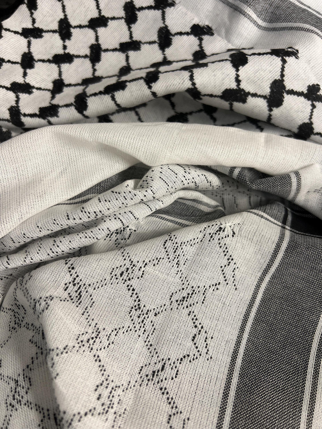 Traditional black on white Authentic keffiyeh with 4 sides Tassels (48"x48")